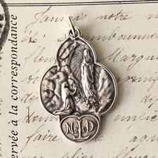 Medalla Virgen María Nuestra Señora de Lourdes - Réplica antigua de plata de ley - Patrona