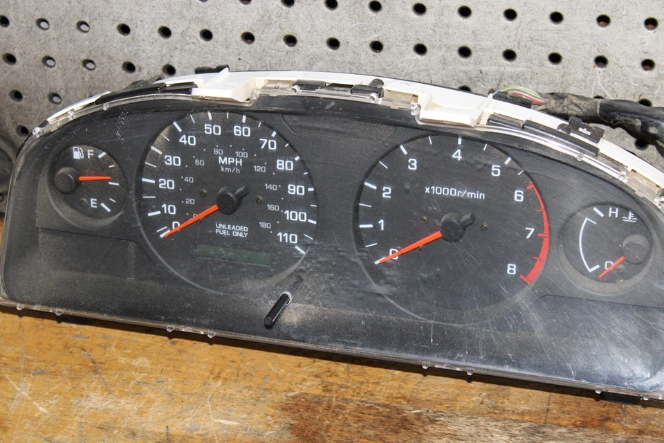 Nissan Frontier 3.3 MT 2000 4X4 velocímetro manual cuadro de instrumentos Foto 4 de 4