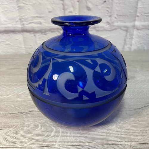 Correia Cameo Cobalt Blue Art Glass Vase L.E./Signed - Picture 3 of 12