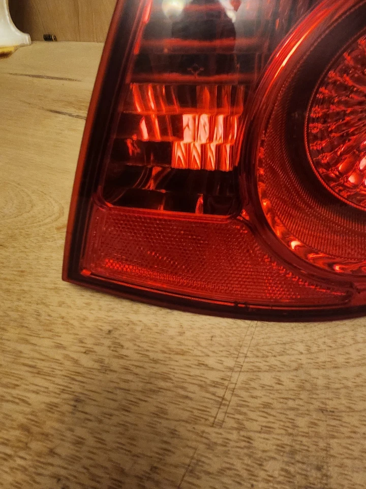 Luz trasera para pasajero derecho Hyundai Elantra 2007-2010 probada por fabricante original  Foto 3 de 4