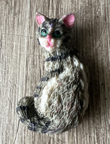 Vintage Artmark Blue Eyes Pink Ears Kitty Cat Fridge Magnet