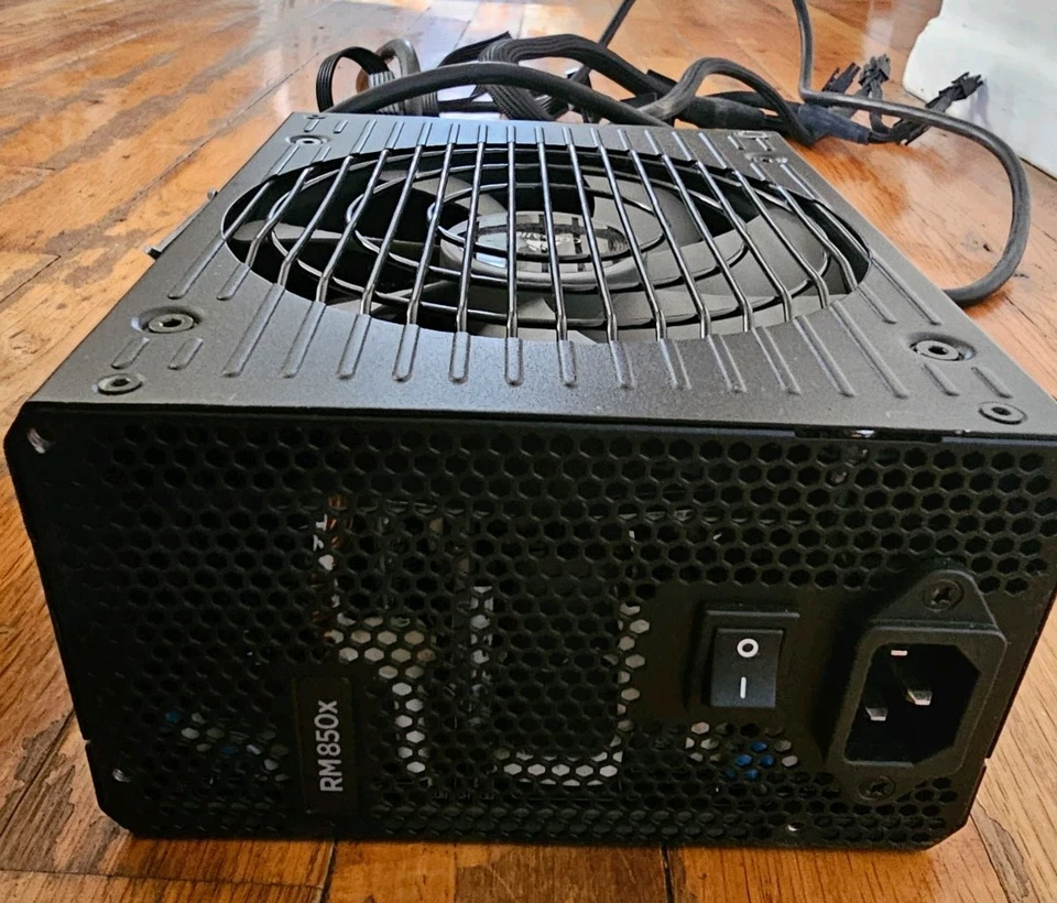 Corsair RM850x Gold Certified Modular PSU USED with Power Cord and Some Cables - Image 2 of 4