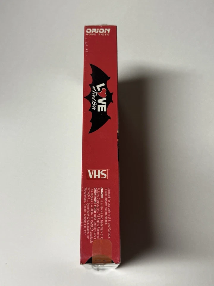 Love at First Bite VHS, 1979 Comedy Horror New/Sealed - Image 3 of 4