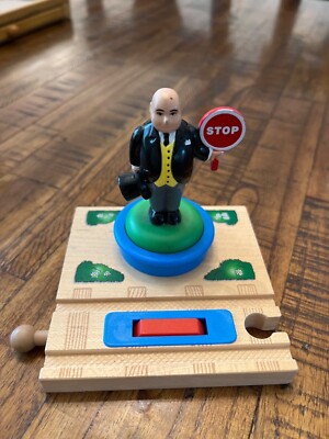 Thomas the Tank Engine Wooden Sir Topham Hatt Auto Stop Station Harold  included
