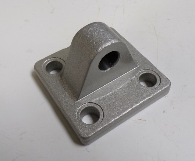 BD CYLINDER, EYE BRACKET, BDEB05, 1/2" DIAM, 21/2" LENGTH, DUCTILE