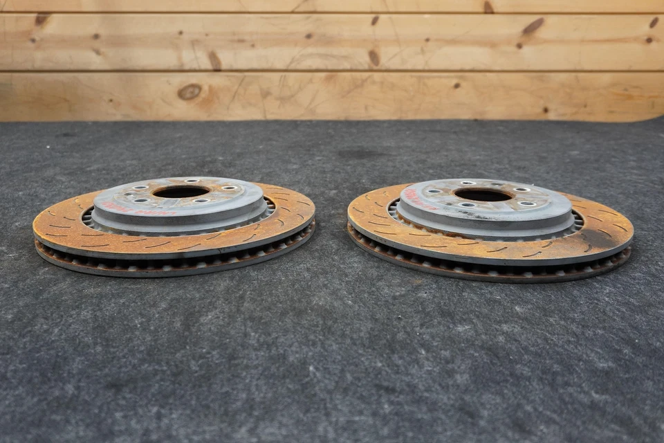 Rotor de freio a disco traseiro esquerdo e direito com fenda 23322785 Chevrolet Corvette C7 15-19 - Imagem 3 de 4