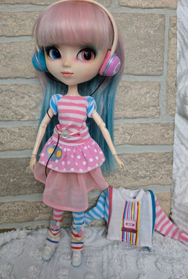Pullip Akemi Groove Sheryl Designs Doll dislayed but nice 
