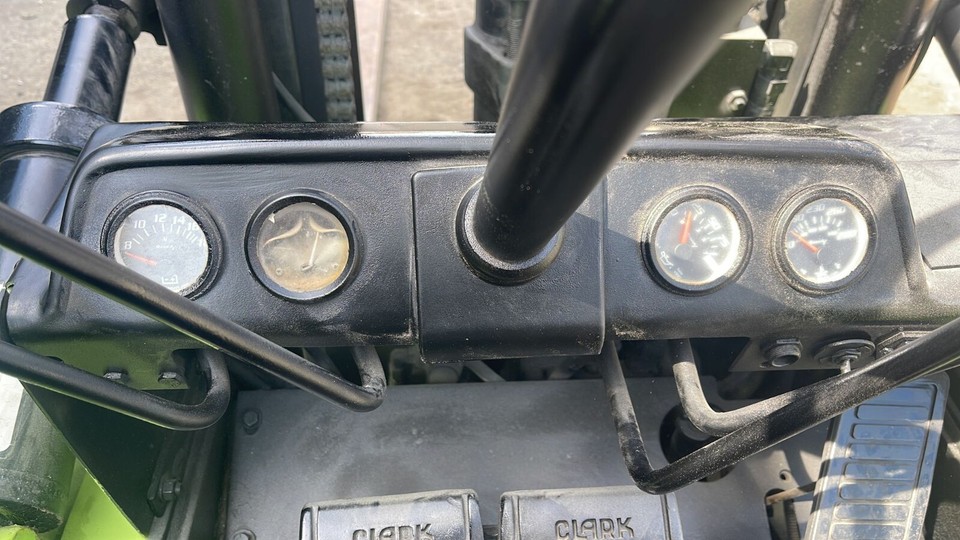 CLARK 8000 lb 2 Stage Pneumatic Tire LPG Forklift 2Stage Mast With Forks eBay