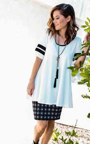 Lularoe Perfect T Blanco Sólido Mediano 12/14 14/16 Unicornio Mayor 🦄 Nuevo Retirado M - Imagen 3 de 10