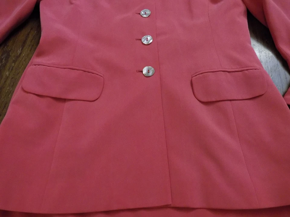 Vtg Evan-Picone Coral 100% Silk Classy 2 Pc Suit Skirt Blazer Jacket & Skirt 10 - Image 3 of 4