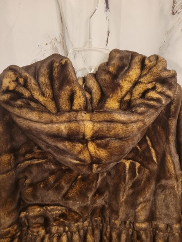 Jones New York Faux Hooded Pleated Fur Coat - Large - Picture 3 of 5