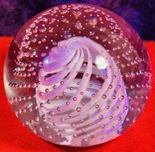 "Cauldron" paperweight controlled Bubbles around a central White Spiral. L-12.