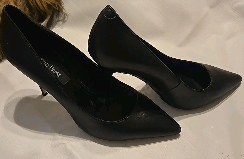 White House Black Market Olivia Black Leather  High Heels Women’s Pumps  8 M