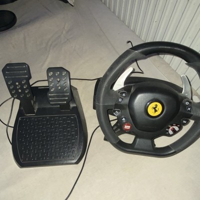 Thrustmaster Ferrari Gaming Lenkrad mit Pedalen, kabelgebunden, schwarz.!Handeln