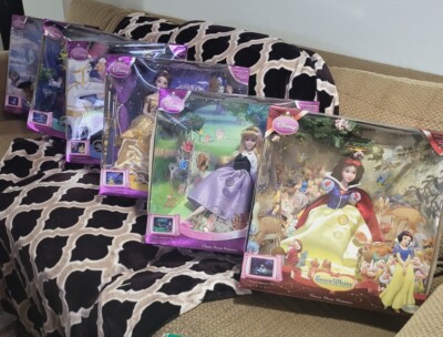 コミック・アニメ Disney Vinyl Collectible Doll SNOW WHITE Doll - Walt Disney 1992 Mattel with Little Golden