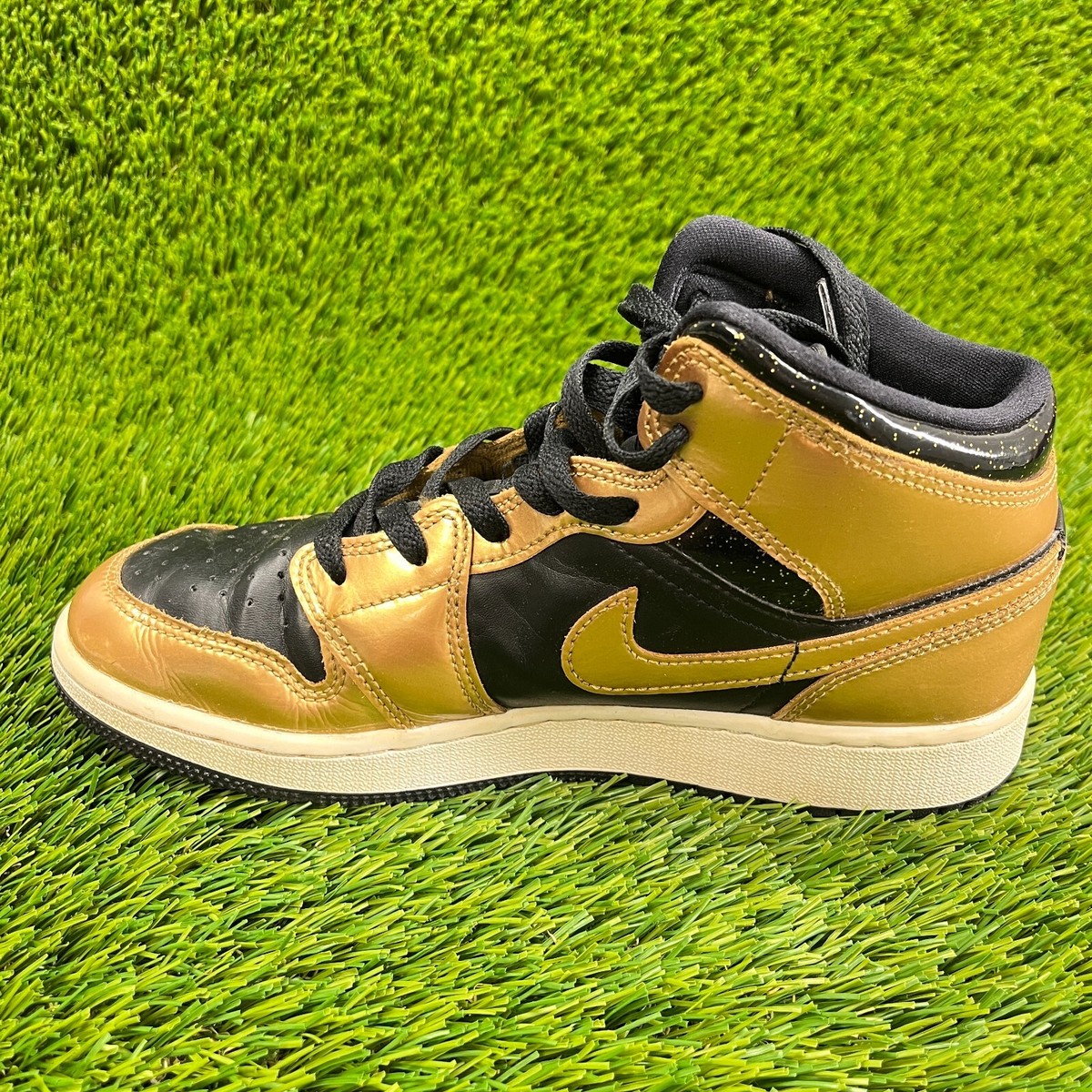 Nike Air Jordan 1 Mid SE Kids Boys Size 5.5Y Black Gold