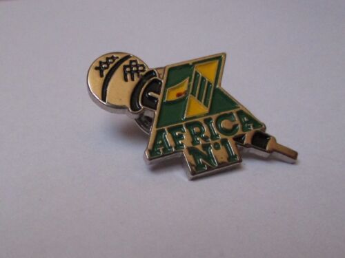Pin's Media / Radio Africa #1 #1 (Silver Signed Starpin's) - Picture 1 of 1