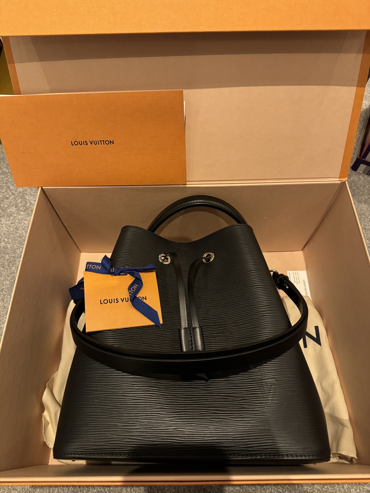 Louis Vuitton Neo Noe Bag In Epi Leather