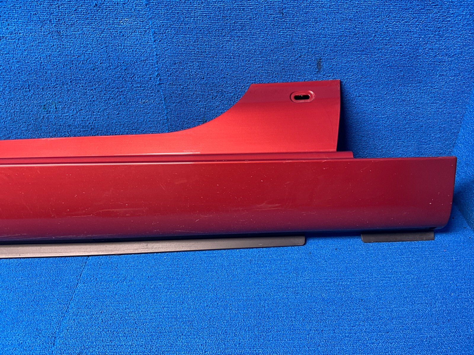 2007 - 2010 BENTLEY CONTINENTAL GTC RIGHT PASS SIDE SKIRT ROCKET PANEL RED OEM