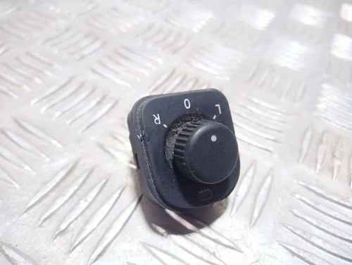 VW GOLF VIII CD1 Spiegeleinstellschalter 1K0959565H 1.97 Diesel 2004 31371632