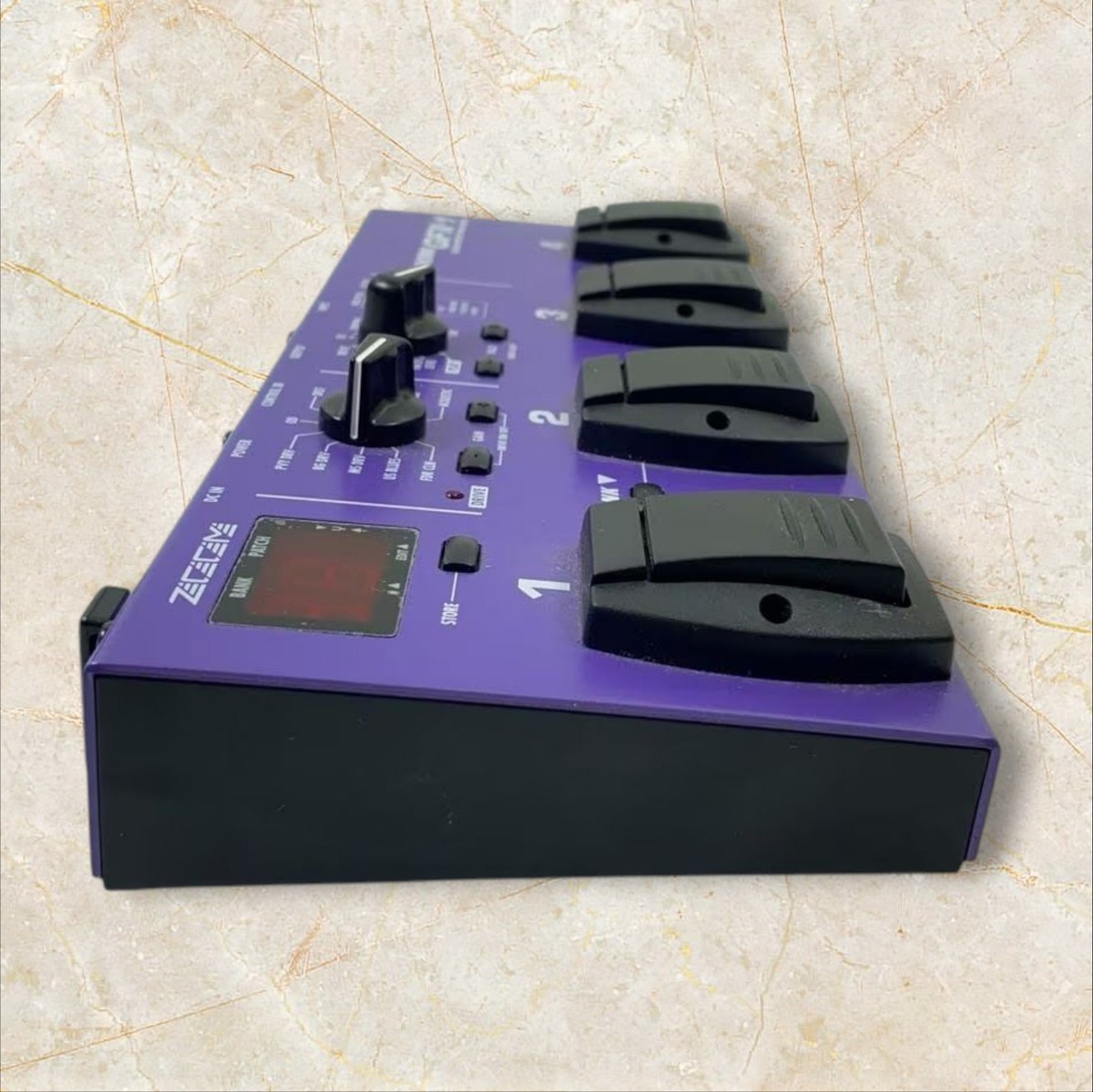 【限定カラー・激レア】ZOOM GFX-1 ギターエフェクター Zoom GFX-1 | zZounds
