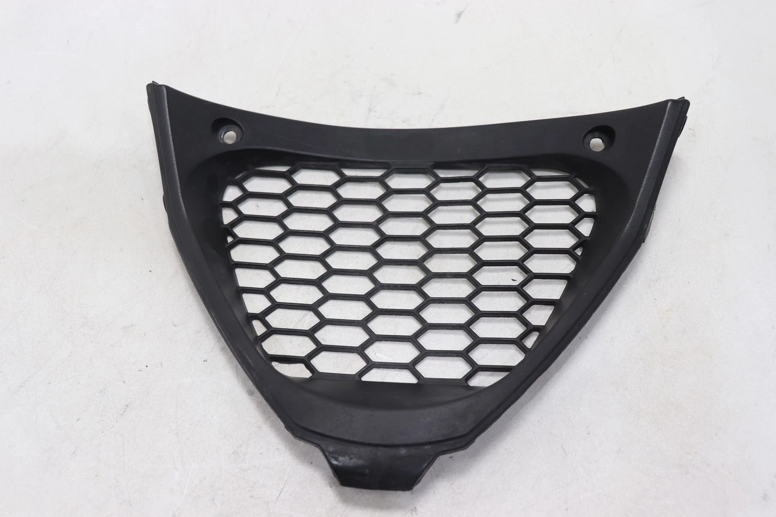 11-15 APRILIA RSV4 OEM OIL COOLER GRILL GUARD COVER