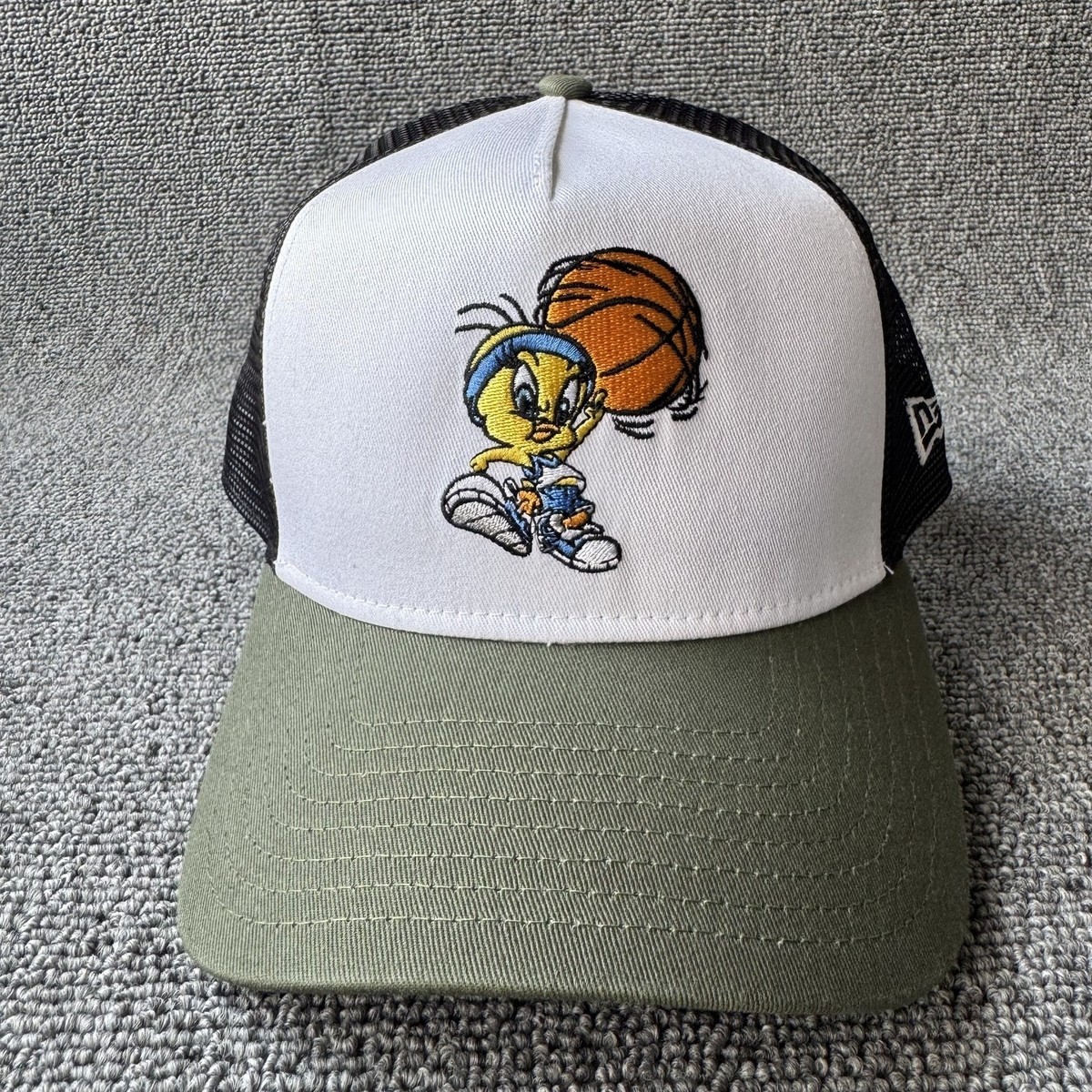 New Era Tweety Bird Basketball Trucker Snapback Cap Hat