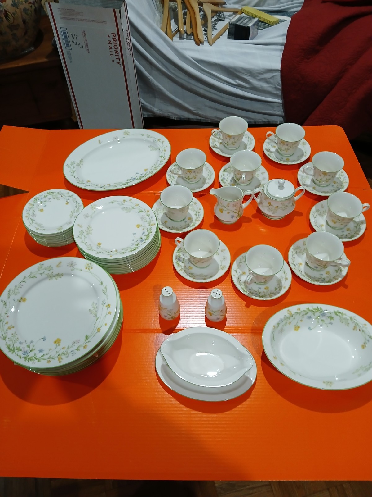 Ting, 55 Pcs, Fine China Dinnerware Set 52 Pc
