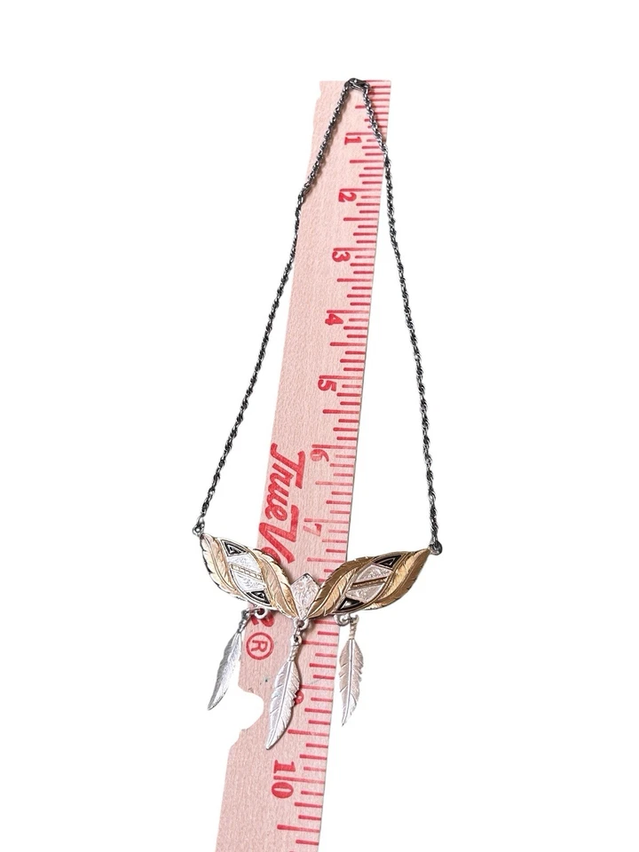 Montana Silversmiths 无边遗产项链项链银色金色悬垂羽毛 — 第 3/4 张图片