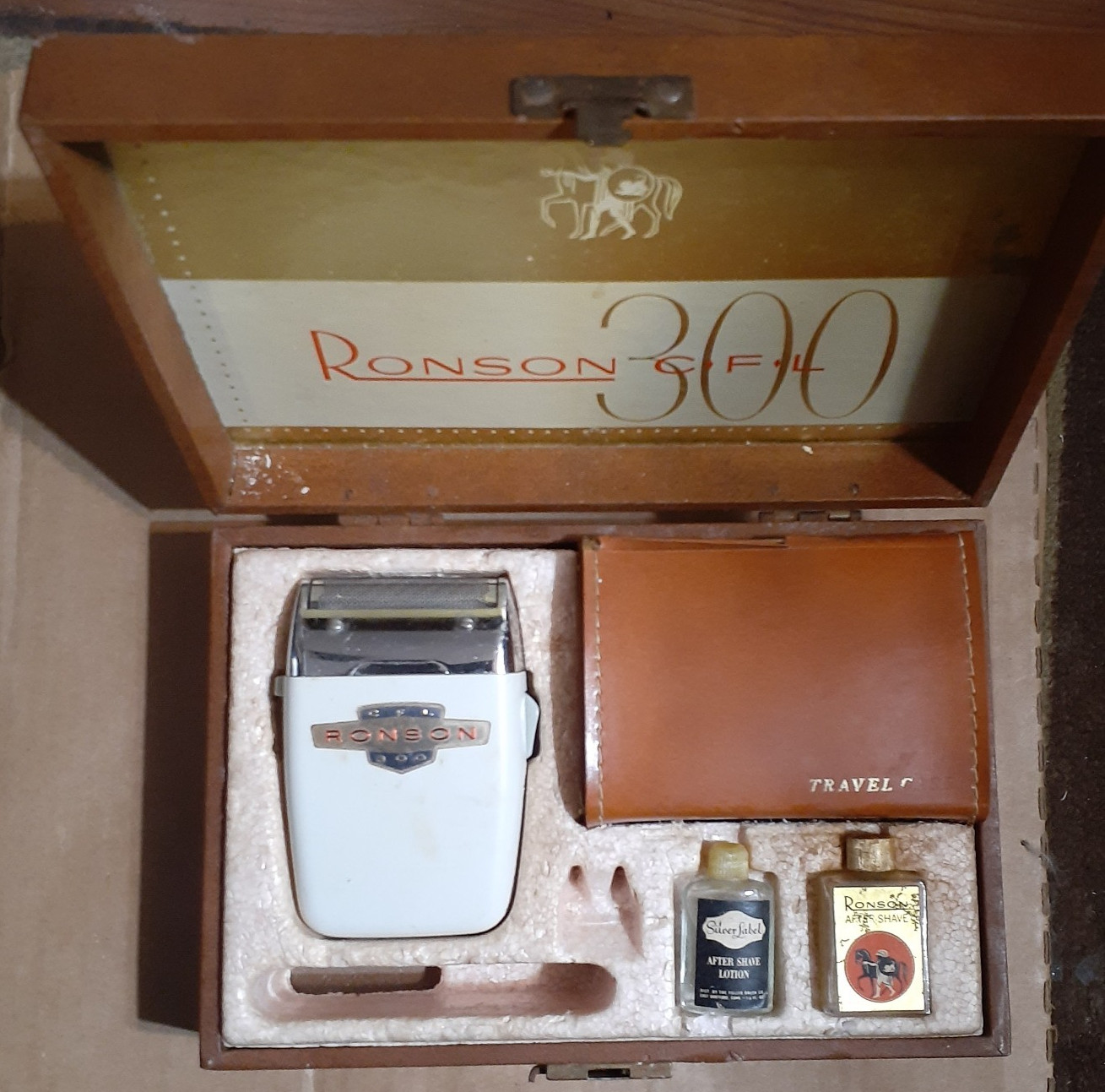 Vintage Ronson CFL 300 Electric Shaver With Case/Charger/After Shave Lotion