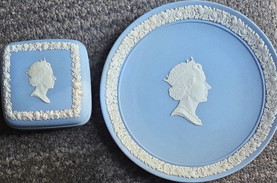 Wedgwood Blue & White Jasperware Queen Elizabeth II Round Decorative Plate