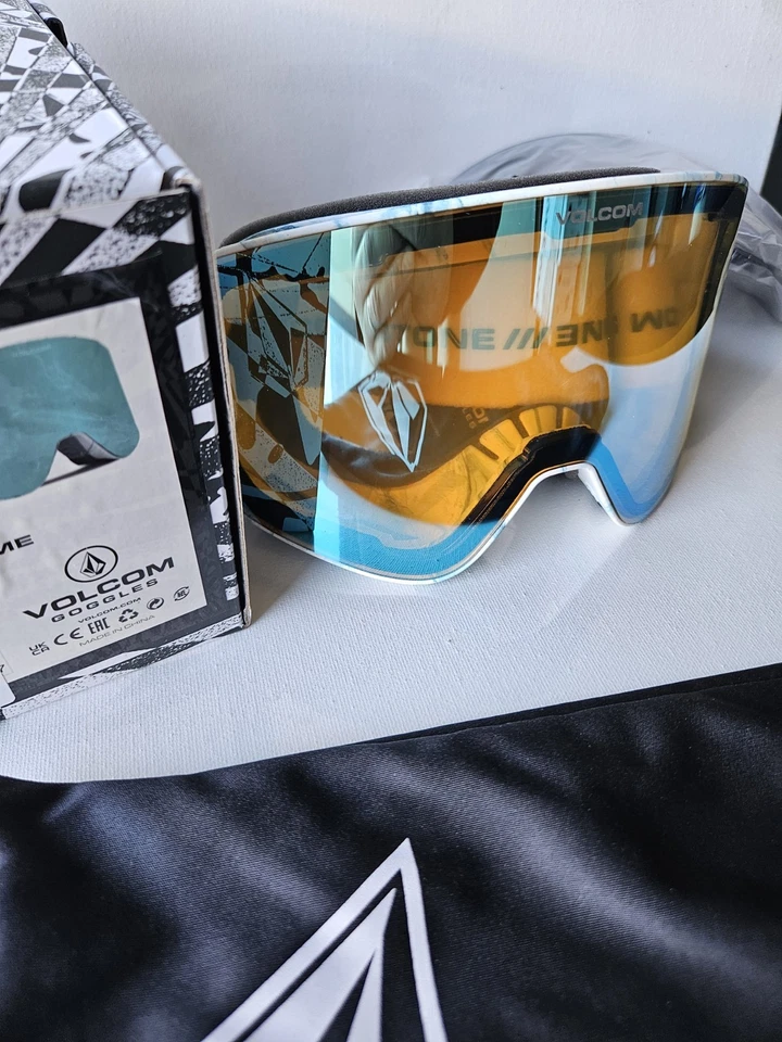 Gafas Volcom Odyssey BLANCO HIELO/CROMO HIELO (+Lente Bonificación - Gris Oscuro) NUEVAS Foto 3 de 4