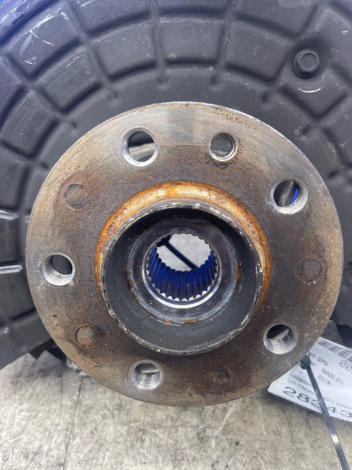 2017 2018 2019 2020 2021 MASERATI LEVANTE FRONT LEFT SPINDLE KNUCKLE WHEEL HUB