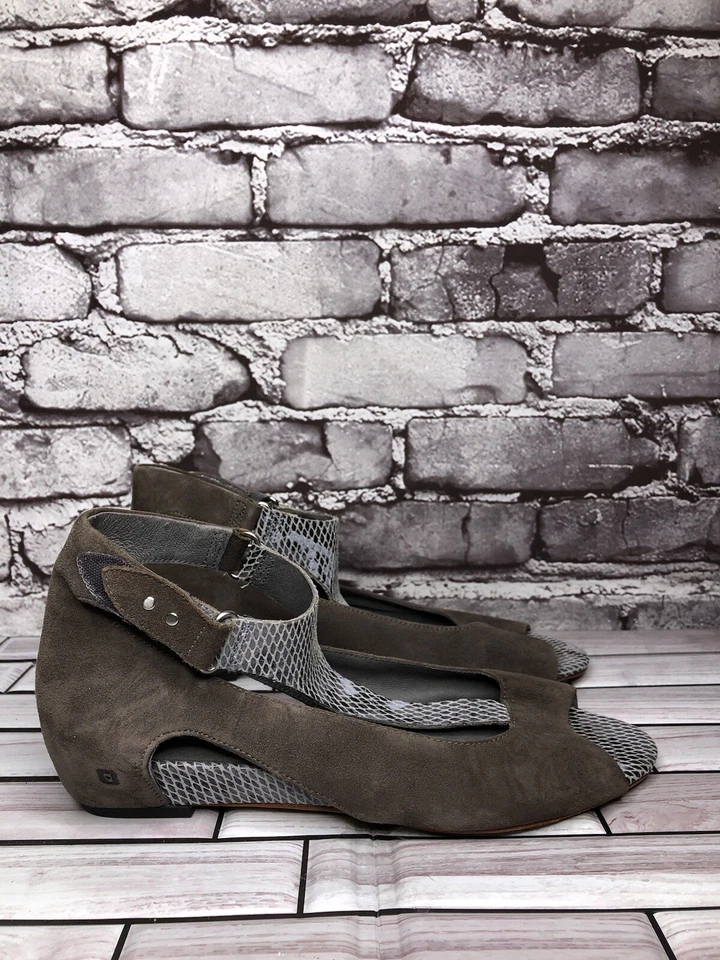 Tsubo Gerri Gris Estampado Serpiente Gamuza Cuero Punta abierta Correa Plana Mujeres 8M EE. UU./39EU Foto 3 de 4