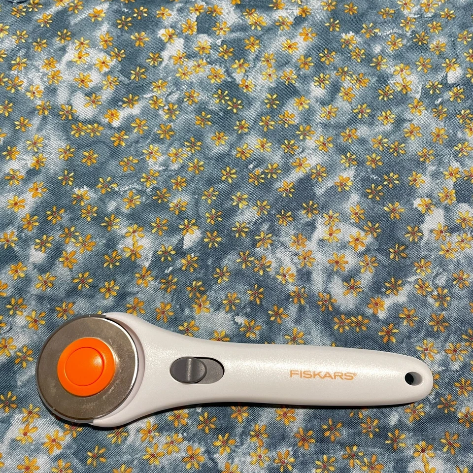 Honey Bee农场红色公鸡面料半码纯棉 — 第 2/3 张图片