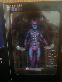 FIGURA NECA ULTIMATE BATMAN NES NINTENDO ATARI CARRETE RETRO JUGUETES DC COMICS SELLADA