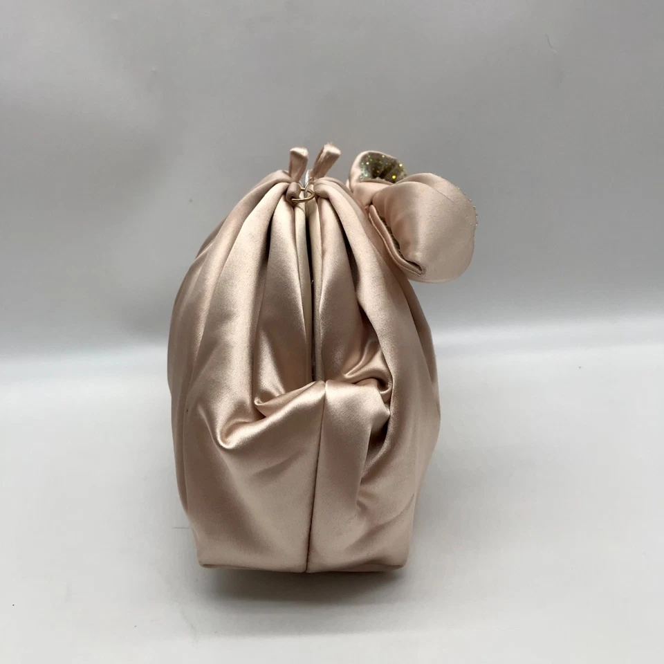 Bolso de Mano Convertible Badgley Mischka Champagne Posey Arco Satinado Foto 3 de 4