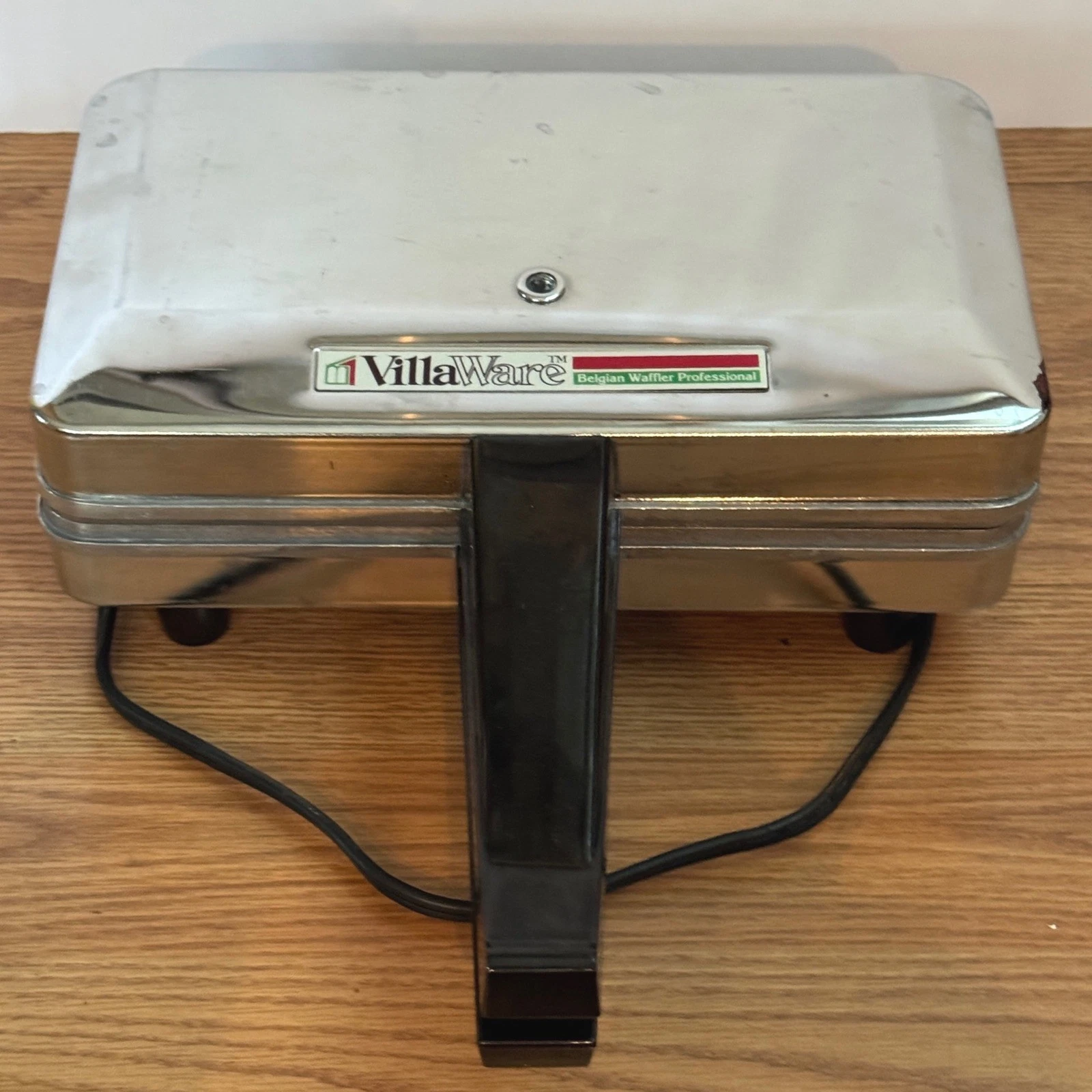 Vintage VILLAWARE Model 5200 Waffle Maker Uncoated Aluminum Grids Pre-Teflon USA