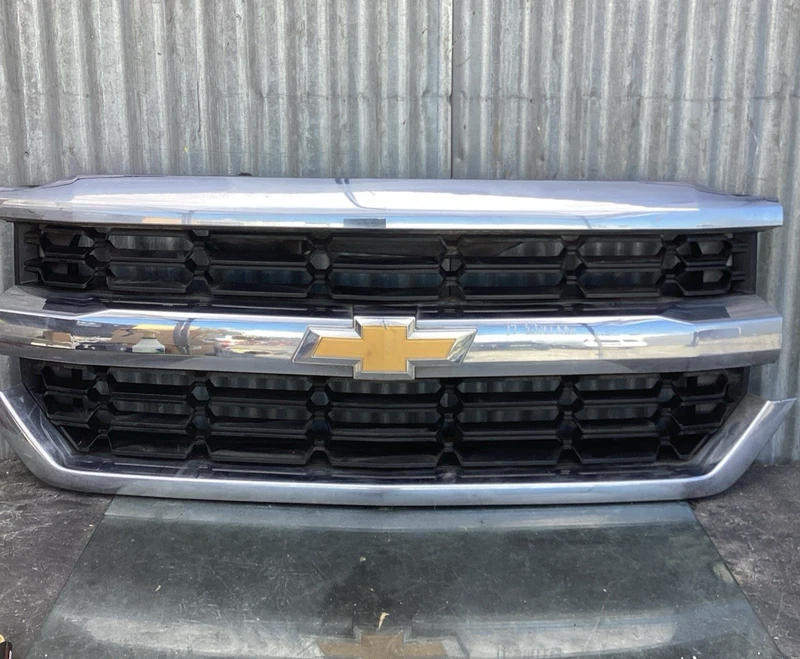 2016 2017 2018 CHEVROLET Silverado 1500 Front Bumper Grille CHEVY OEM 84056783