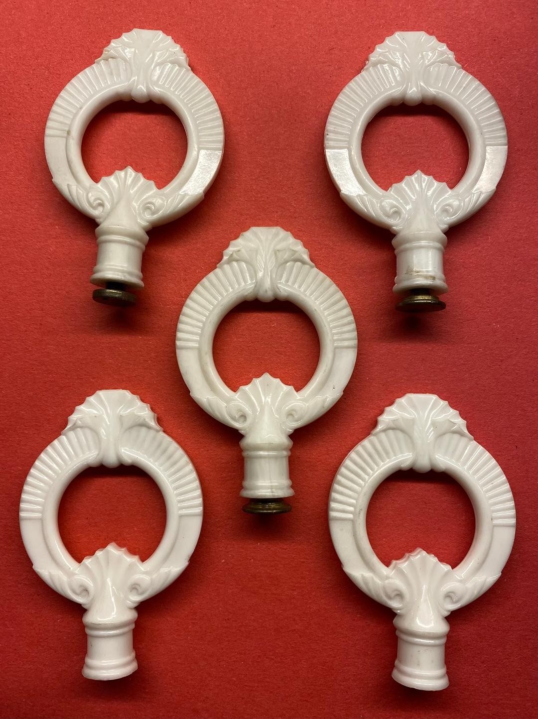 VINTAGE PLASTIC LAMP FINIALS-NICE LOT OF 5 MATCHING PCS.
