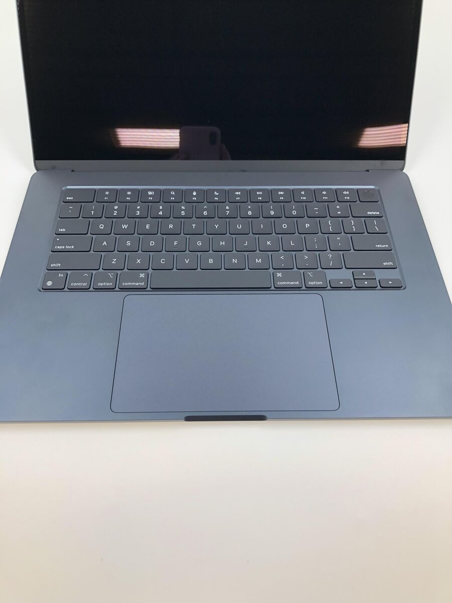 Apple MacBook Air 15 2023 M2 8-Core CPU 10-Core GPU 16GB Apple MacBook Air 15 2023 M2 8-Core CPU 10-Core GPU 16GB
