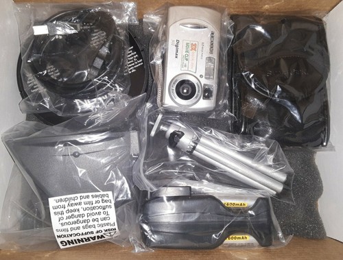 Samsung Digital Camera & Smartdisk Accessory pack & Photography Guide Book - Picture 9 of 12