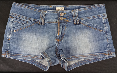 Mudd Juniors Teen's Size 11 Faded Blue Denim Shorts Double Button