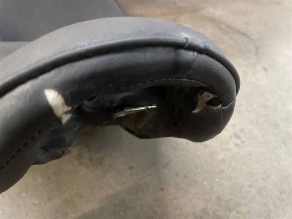 Harley Davidson FXDWG Dyna Wide Glide 04 05 2004 2005 原始设备制造商 2 座鞍座 — 第 4/4 张图片