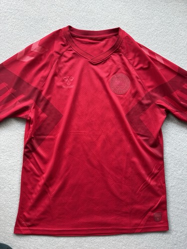 Hummel Denmark National Home Football Shirt - L Slim Fit