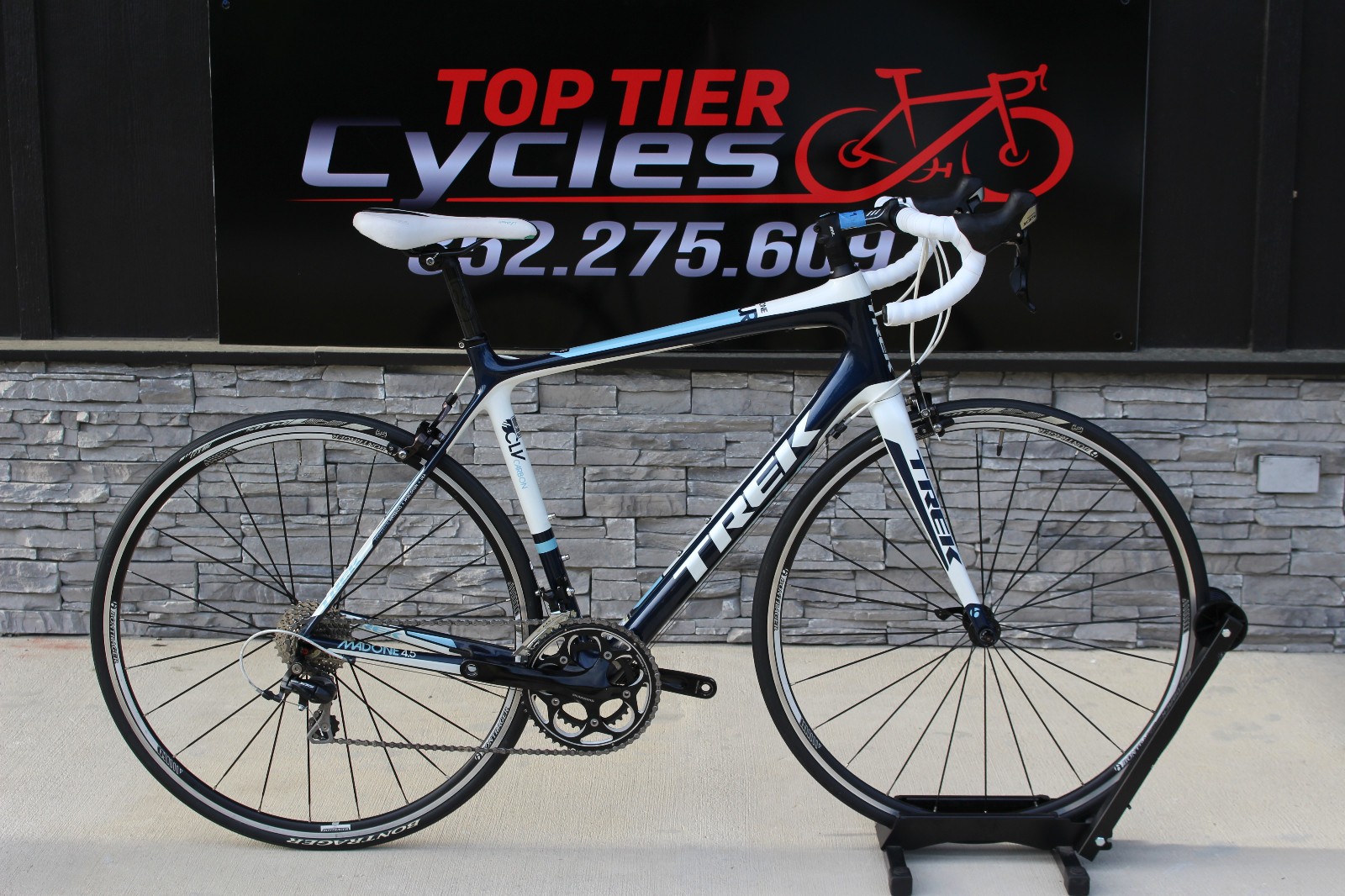 56 cm - 2012 Trek Madone 4.5 - Full Carbon - Shimano 105 - 18 lbs! - INV 1199