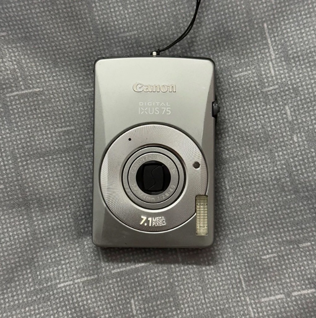 Canon IXUS 75 Digital Camera 7MP CCD 3in Screen Retro Compact Vlog