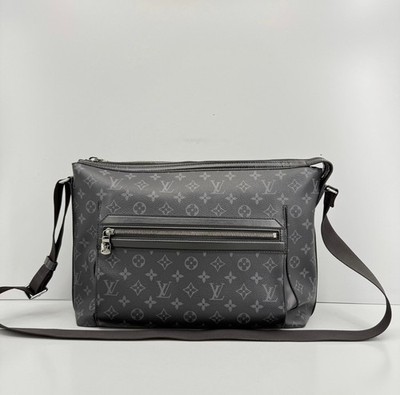 Louis Vuitton Odyssey MM Black Monogram Messenger Crossbody Bag F01226