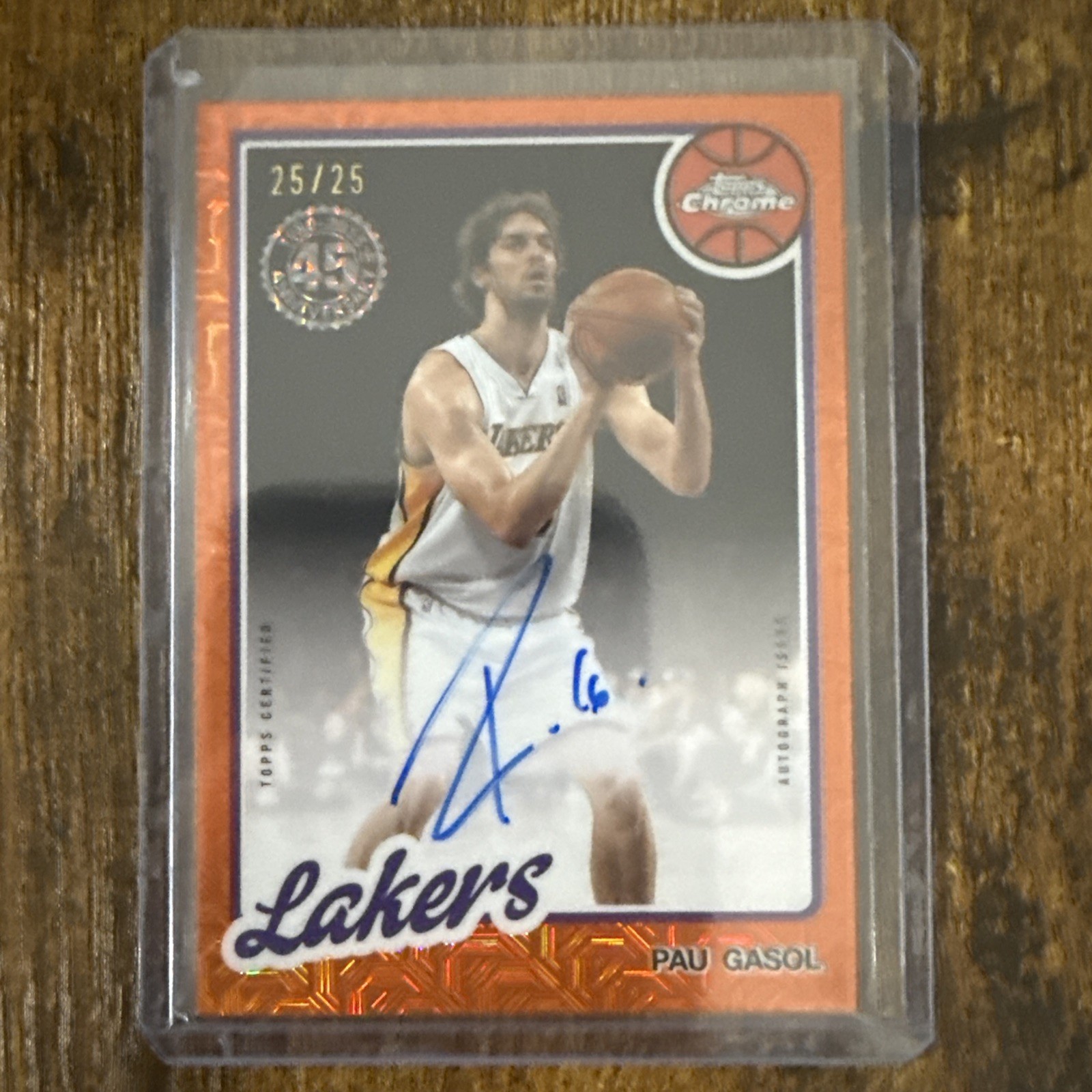 2025 Topps Chrome 1980 45th Anniversary Mojo Silver Auto Pau Gasol Orange 25 /25