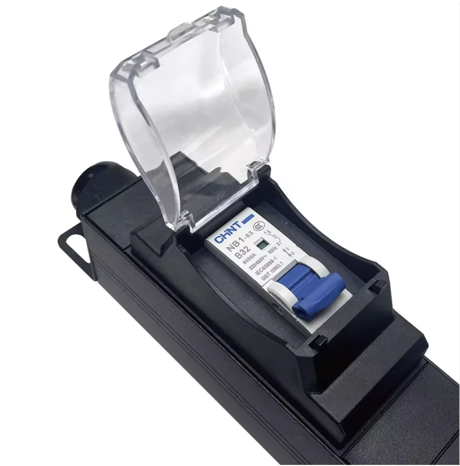 Metered Breaker Surge Protection PDU - 240V, L6-30P, 30A, 7200W 8 (C13) 3 (C19) - Image 2 of 3